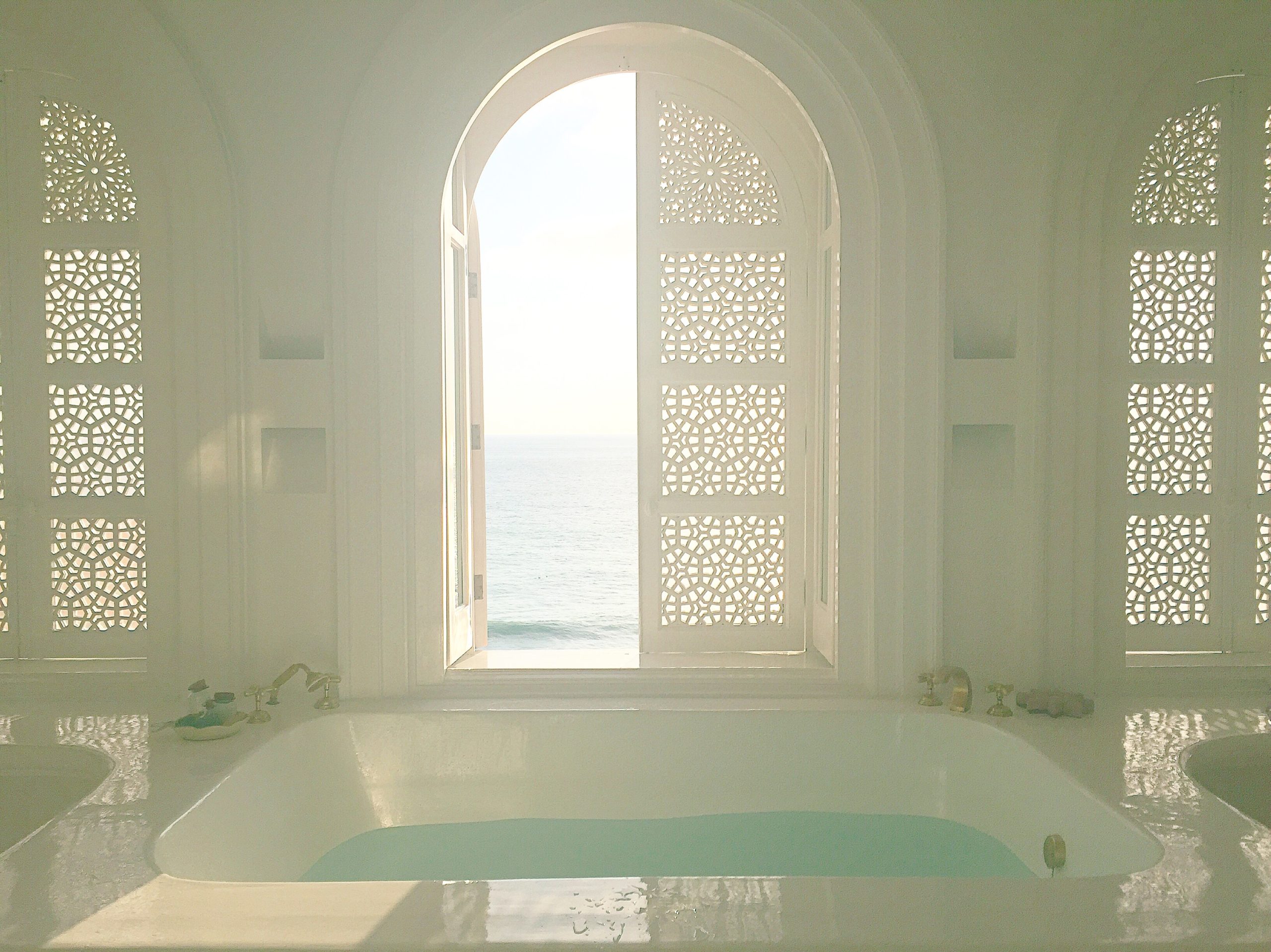 The Anti-Jet Lag Bath